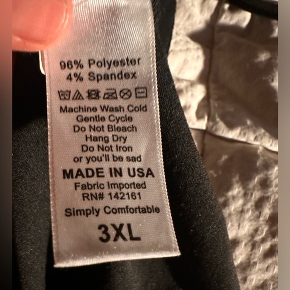 Lularoe 3X solid black Gigi top. Sleeve to elbow , fitted style. Great for work - Picture 4 of 7